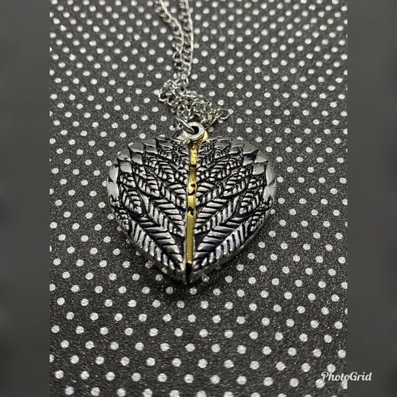Angel Wings Heart Necklace Can Open Carving - Picture 2 of 9